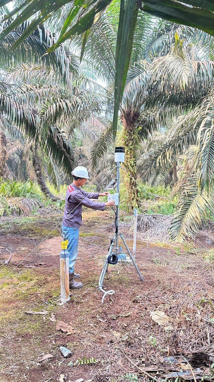 Unit weather station terpasang di Blok F13 PT Agro Bukit