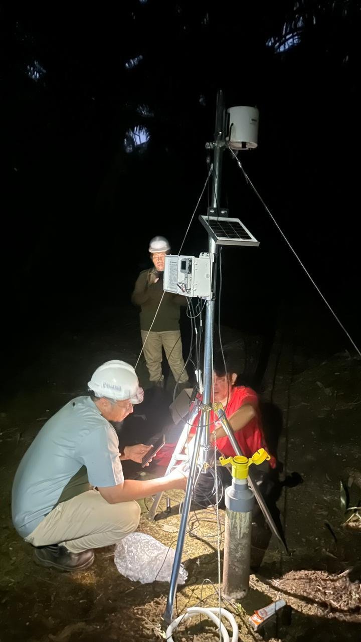 Unit weather station dan AWLR terpasang di Blok I22 PT Agro Bukit Sampit